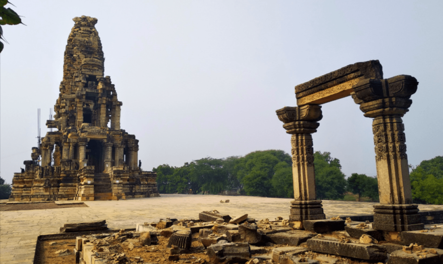 The Mysterious Kakanmath Temple, Morena – Where Ruins Seem to Float